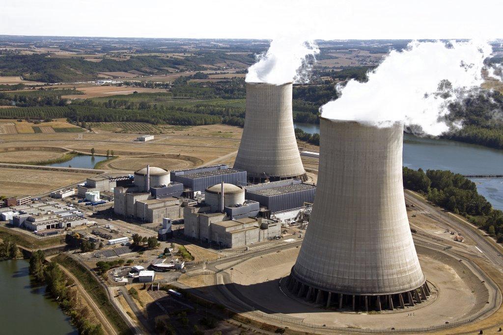 Why are nuclear plants shutting down during heatwaves?